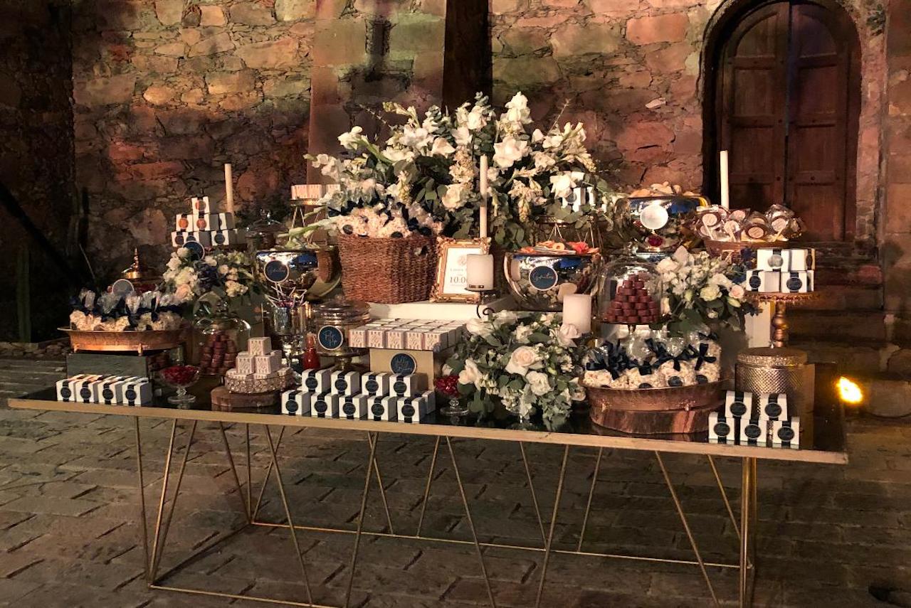 SARO  PAPELERIA NUPCIAL Y CANDY BAR