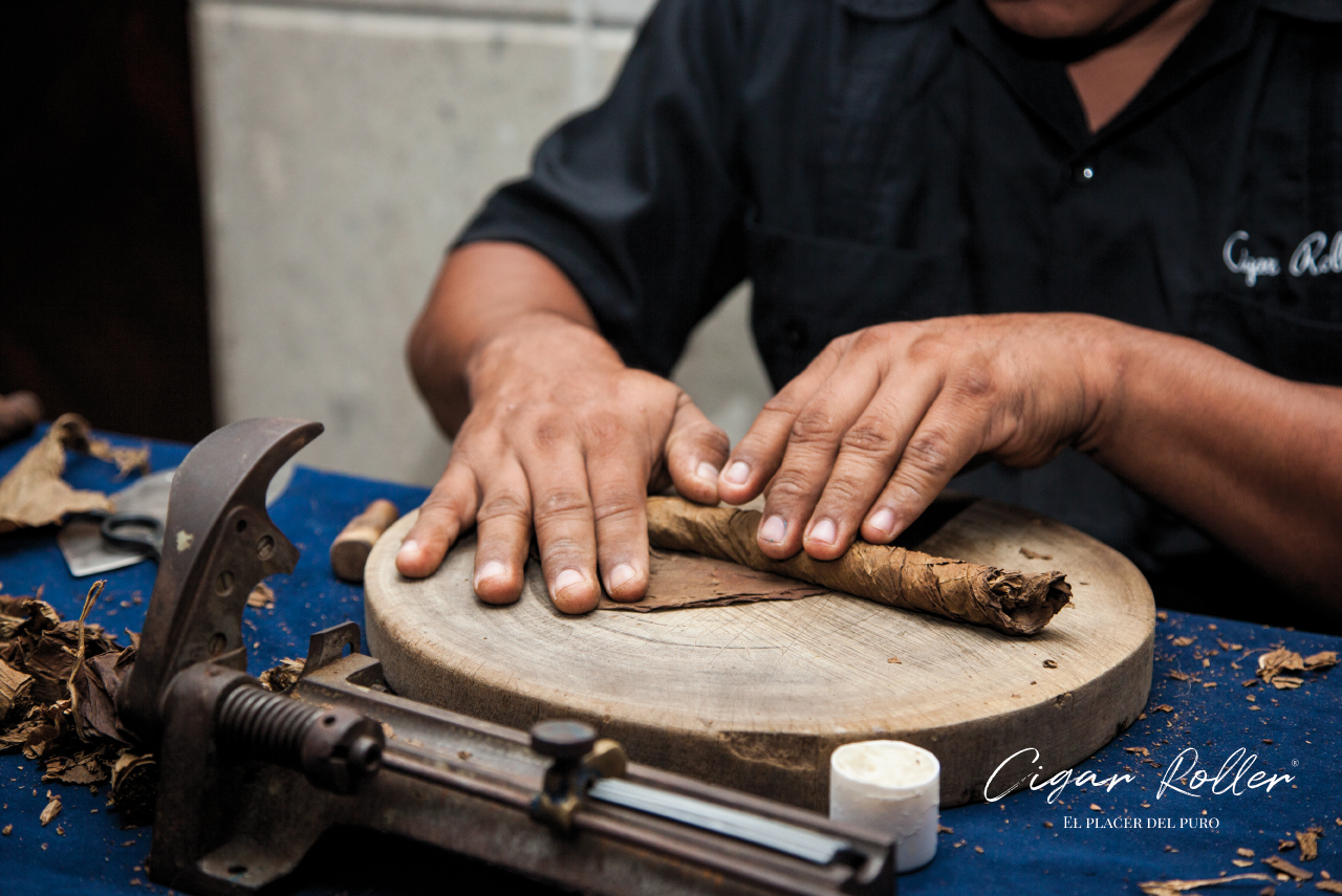 Cigar Roller